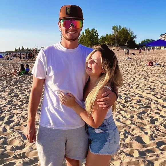 Meet your Posher, Hannah - Picture 1 of 1